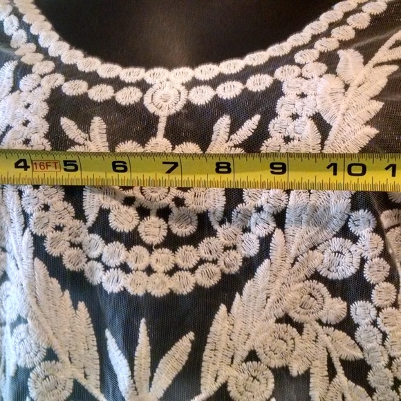 Lace top - Picture 2 of 3